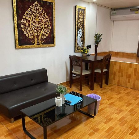 Zappa Guesthouse Pattaya Exterior photo
